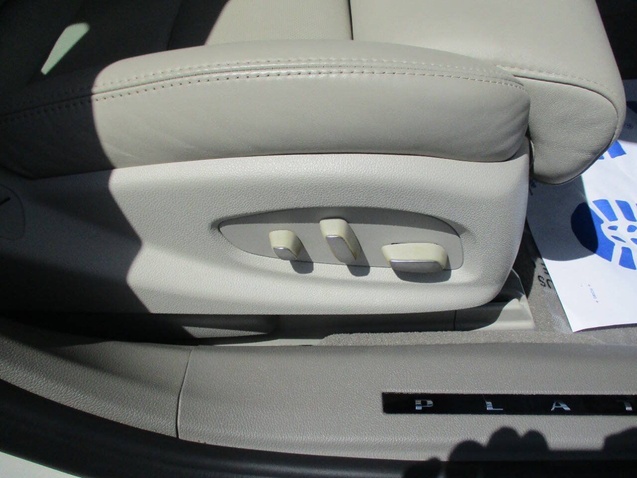 Used 2013 Cadillac XTS Platinum FWD image 31