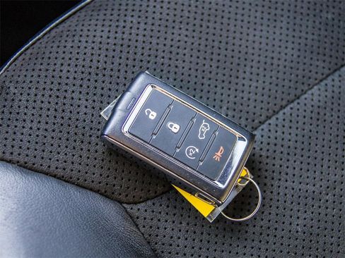 Used 2022 Jeep Grand Cherokee L Laredo image 36