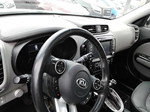Used 2019 Kia Soul + w/ Primo Package FWD image 7