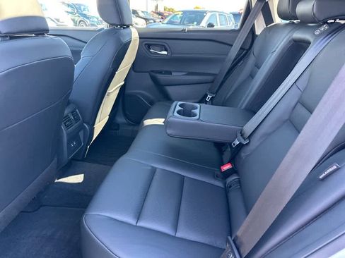 Used 2026 Nissan Rogue SV w/ SV Premium Package image 11