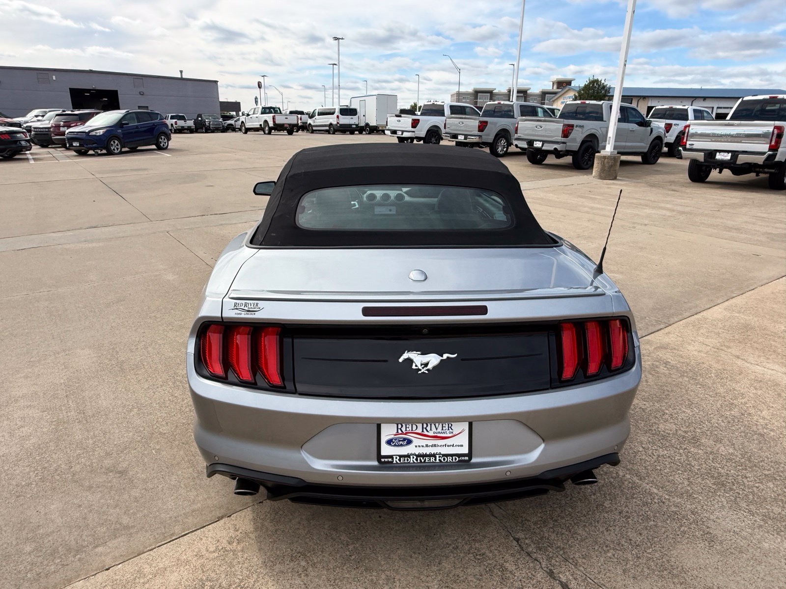 Used 2022 Ford Mustang Premium RWD image 10