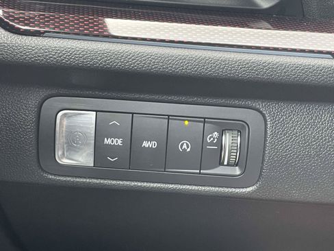 Used 2025 Chevrolet Traverse Z71 w/ Enhanced Driving Package AWD/4WD image 37