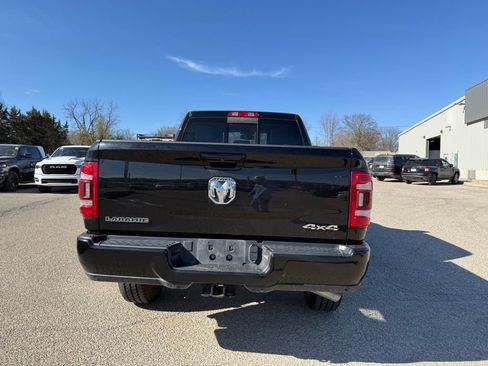 Used 2024 RAM 2500 Laramie AWD/4WD image 16