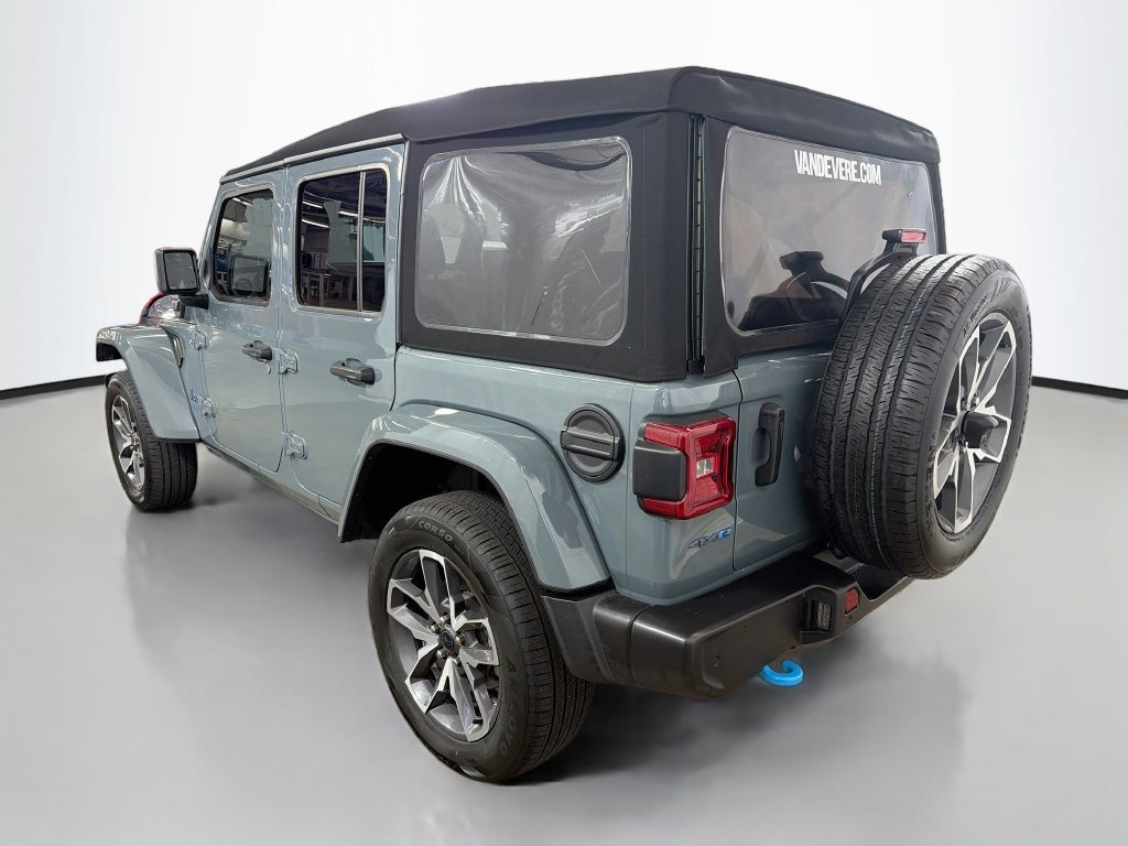 Used 2024 Jeep Wrangler Unlimited w/ Convenience Group AWD/4WD image 7