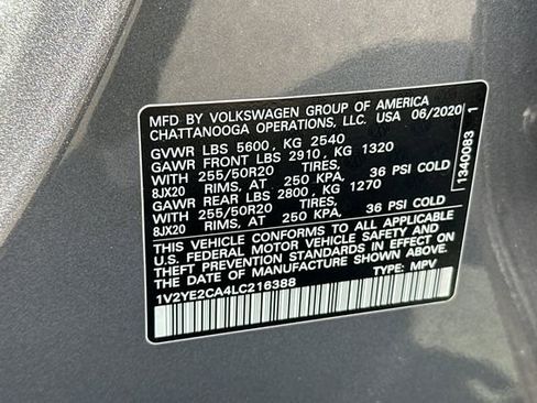 Used 2020 Volkswagen Atlas Cross Sport SE w/ Towing Package image 31