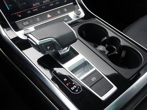 Used 2023 Audi Q8 Premium AWD/4WD image 50