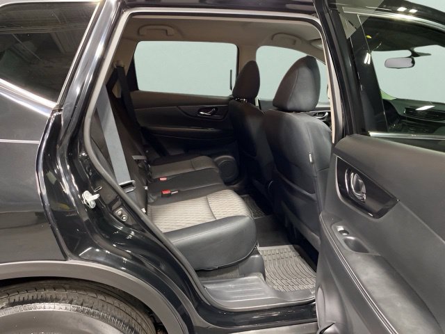 Used 2018 Nissan Rogue SV AWD/4WD image 26