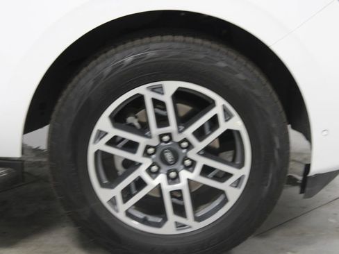 Used 2025 Ford Expedition Active AWD/4WD image 13
