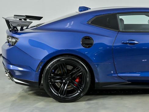 Used 2021 Chevrolet Camaro ZL1 image 13