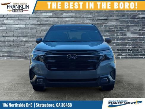 Used 2025 Subaru Forester Touring w/ Popular Package - Touring AWD/4WD image 9