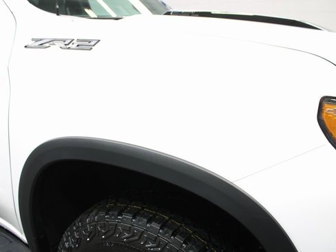 Used 2023 Chevrolet Silverado 1500 ZR2 image 36