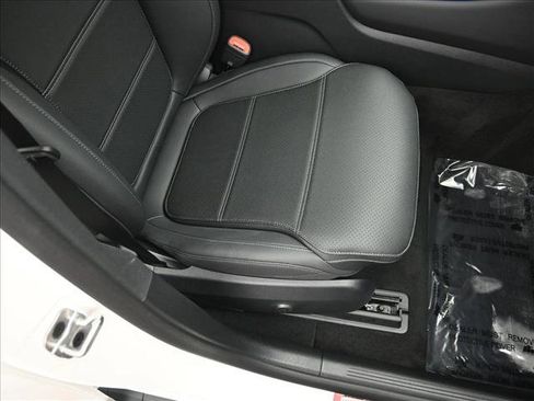 Certified 2025 Mercedes-Benz GLC 350e GLC 350e image 30