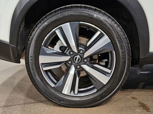 Used 2023 Nissan Rogue SL image 17