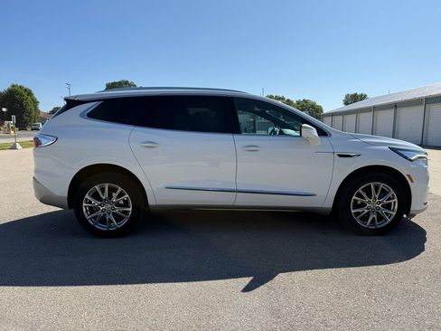 Used 2023 Buick Enclave Essence w/ Experience Buick Package AWD/4WD image 4