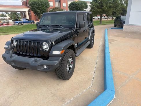Used 2018 Jeep Wrangler Unlimited Sport S AWD/4WD image 7