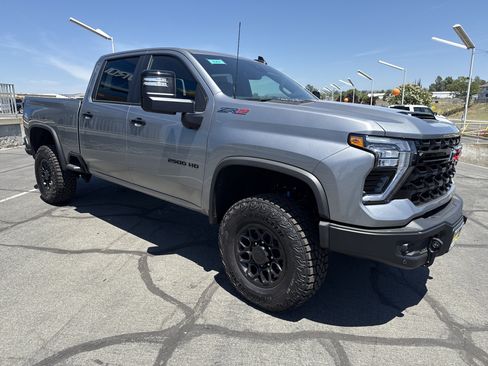 New 2026 Chevrolet Silverado 2500 ZR2 w/ ZR2 Bison Edition AWD/4WD image 6
