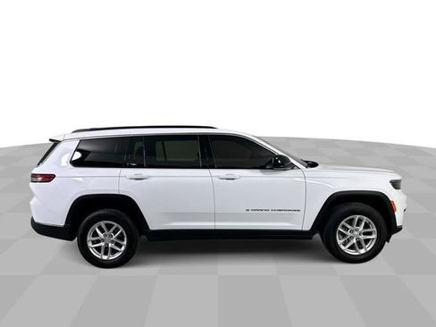 Used 2025 Jeep Grand Cherokee L Laredo RWD image 9