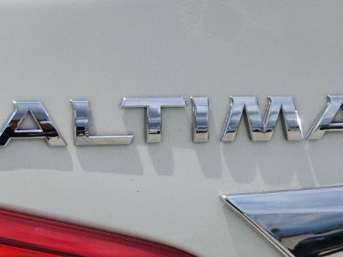 Used 2016 Nissan Altima 2.5 SV FWD image 31