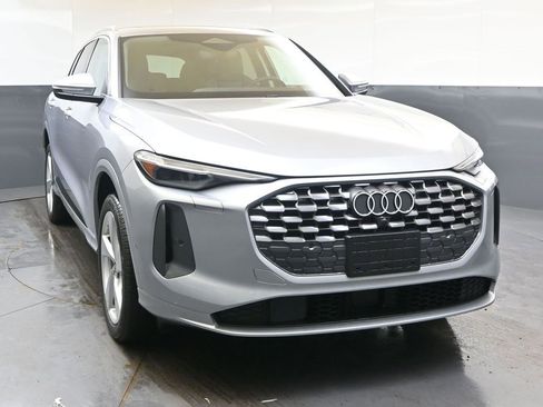 Used 2025 Audi Q5 Premium Plus w/ Premium Plus image 8