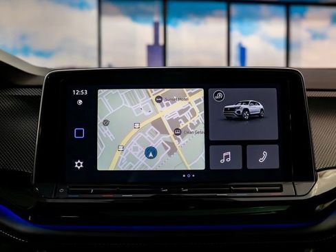 Used 2024 Volkswagen Atlas Cross Sport SEL Premium R-Line image 18