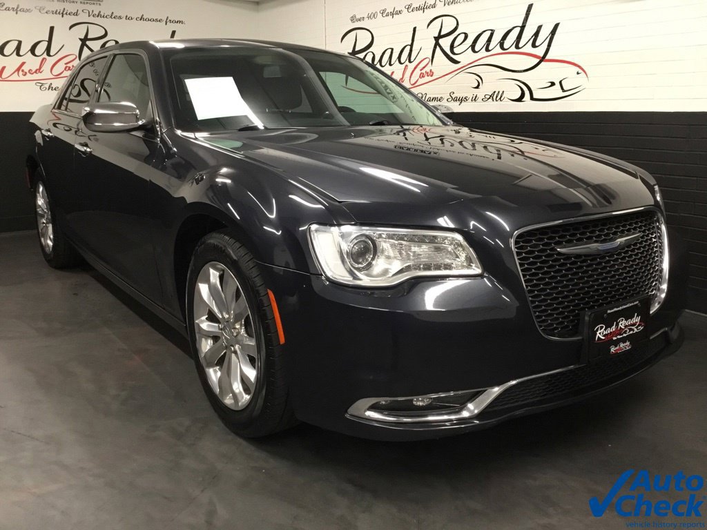 Used 2017 Chrysler 300 C AWD/4WD image 3