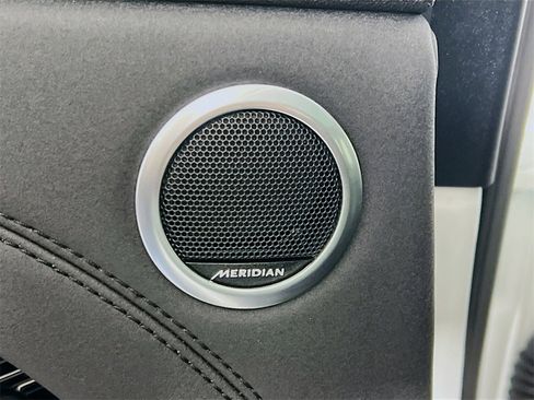 Used 2022 Land Rover Range Rover Evoque R-Dynamic SE image 19