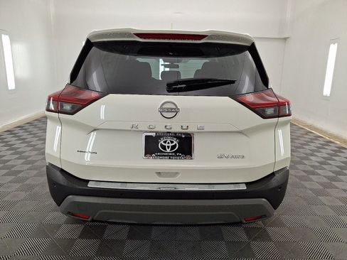 Used 2023 Nissan Rogue SV AWD/4WD image 14