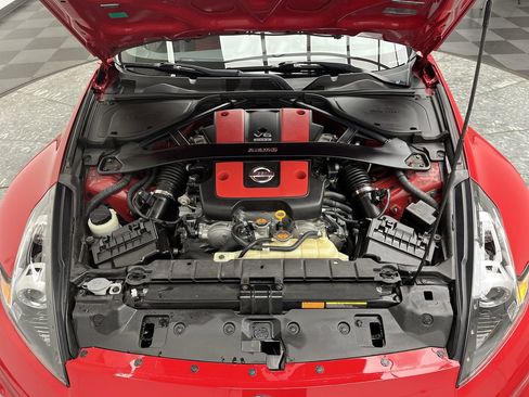 Used 2015 Nissan 370Z NISMO image 18