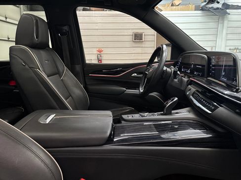 Used 2023 Cadillac Escalade Sport w/ LPO, ONYX Package AWD/4WD image 30