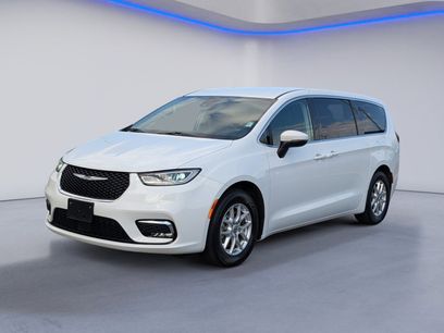 Used 2023 Chrysler Pacifica Touring-L