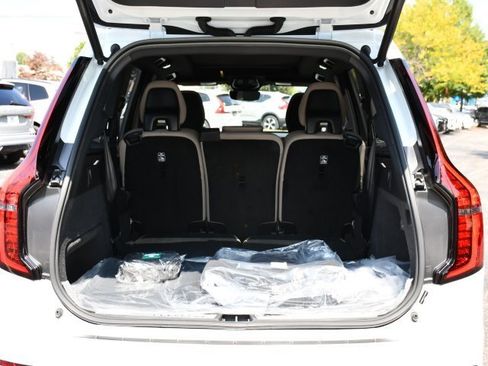 New 2026 Volvo XC90 B6 Plus w/ Protection Package Premier image 26
