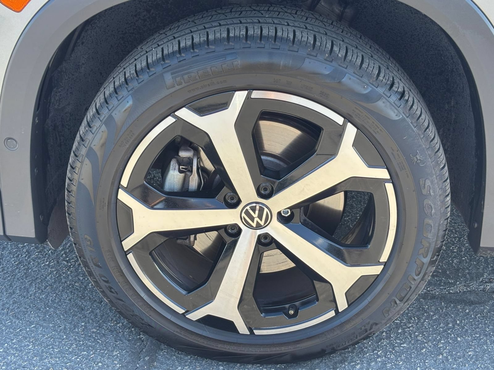 Used 2026 Volkswagen Tiguan SE AWD/4WD image 31
