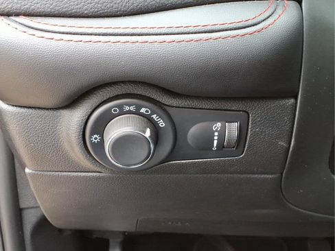 Used 2025 Dodge Durango GT AWD/4WD image 18