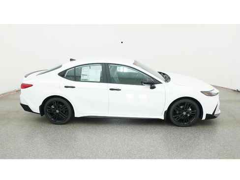 New 2026 Toyota Camry Hybrid image 11