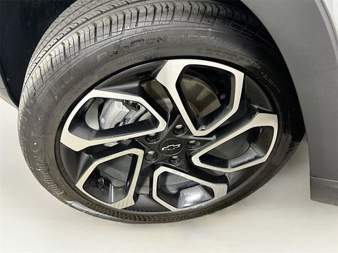 Used 2025 Chevrolet Trax RS w/ Driver Confidence Package image 24