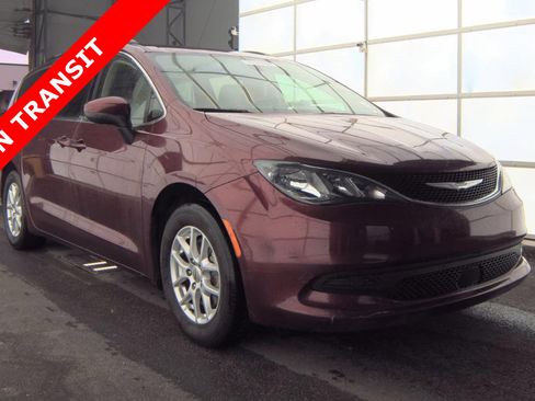 Used 2021 Chrysler Voyager Lxi FWD image 5