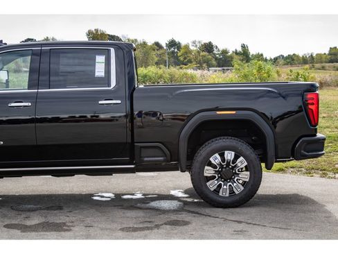 New 2026 GMC Sierra 2500 Denali w/ Denali Reserve Package image 45