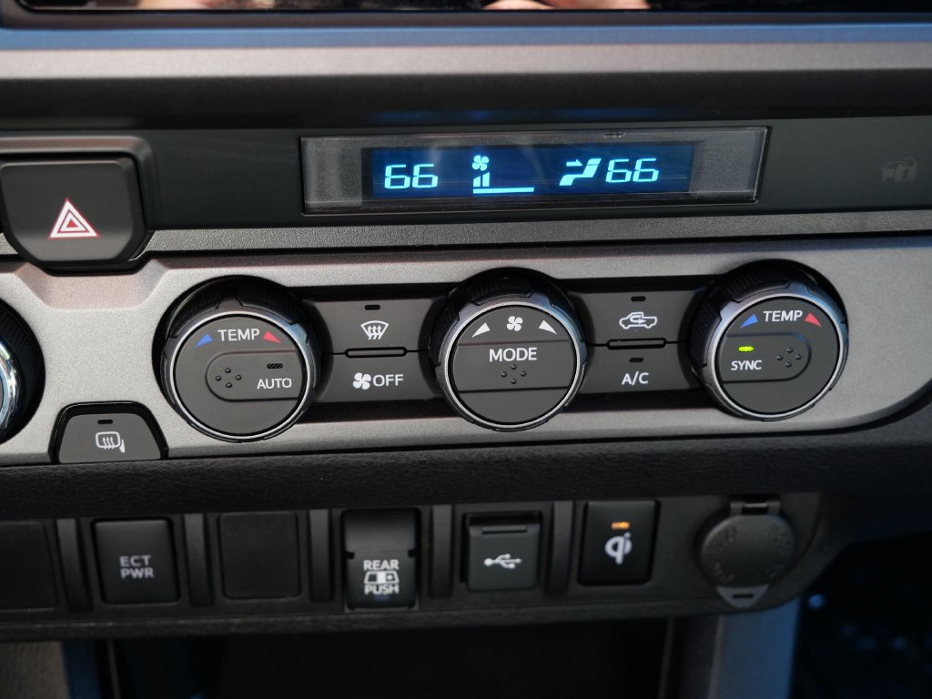 Certified 2021 Toyota Tacoma TRD Off-Road AWD/4WD image 27