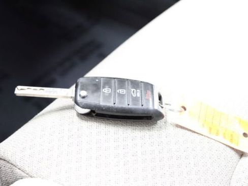 Used 2016 Kia Optima LX image 11