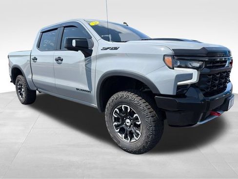 Used 2024 Chevrolet Silverado 1500 ZR2 w/ Technology Package AWD/4WD image 9