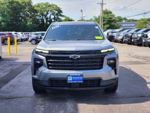 Used 2026 Chevrolet Traverse LT w/ Midnight/Sport Edition FWD image 8