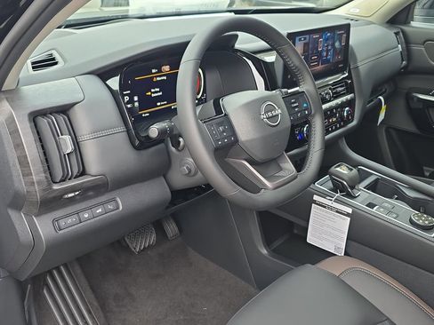 New 2026 Nissan Pathfinder Platinum w/ Cargo Package AWD/4WD image 24