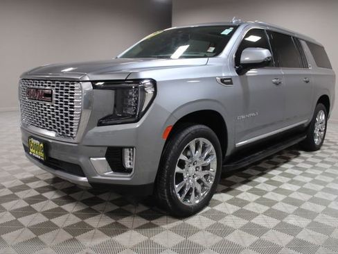 Used 2024 GMC Yukon XL Denali AWD/4WD image 7