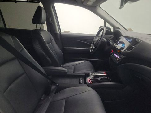 Used 2021 Honda Pilot Touring image 21