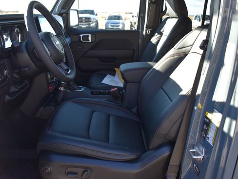 New 2026 Jeep Gladiator Rubicon image 16