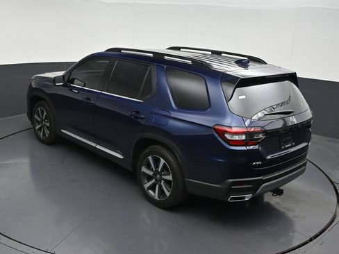 Used 2025 Honda Pilot Touring image 18