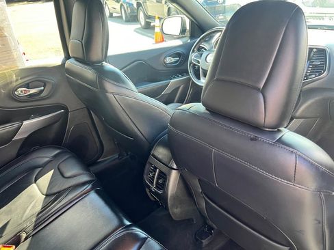 Used 2019 Jeep Cherokee High Altitude image 17