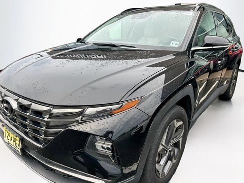 Certified 2022 Hyundai Tucson Limited AWD/4WD image 2