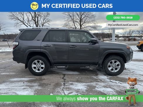 Used 2017 Toyota 4Runner SR5 image 4