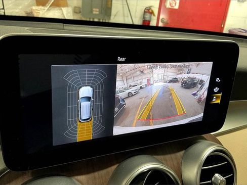 Used 2021 Mercedes-Benz GLC 300 4MATIC image 21